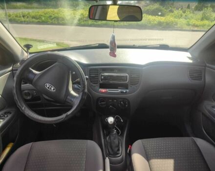 Червоний Кіа Ріо, об'ємом двигуна 1.4 л та пробігом 184 тис. км за 4500 $, фото 4 на Automoto.ua