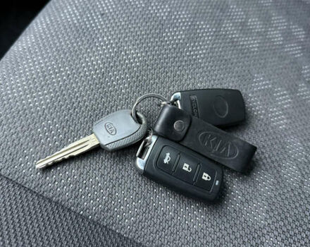 Красный Киа Рио, объемом двигателя 1.4 л и пробегом 288 тыс. км за 4700 $, фото 30 на Automoto.ua
