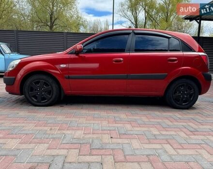 Красный Киа Рио, объемом двигателя 1.4 л и пробегом 193 тыс. км за 4700 $, фото 5 на Automoto.ua