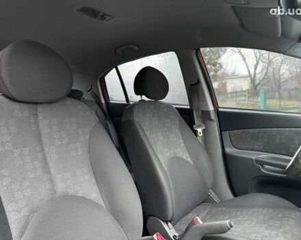 Красный Киа Рио, объемом двигателя 1.4 л и пробегом 189 тыс. км за 6490 $, фото 34 на Automoto.ua