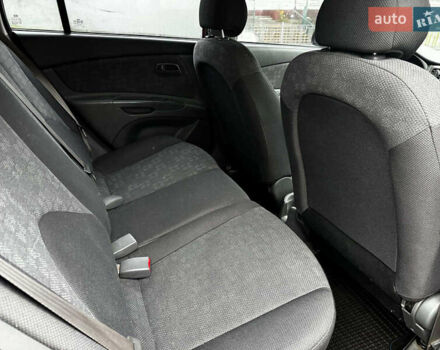 Красный Киа Рио, объемом двигателя 1.4 л и пробегом 189 тыс. км за 6490 $, фото 35 на Automoto.ua