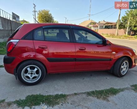 Червоний Кіа Ріо, об'ємом двигуна 1.4 л та пробігом 241 тис. км за 4400 $, фото 3 на Automoto.ua