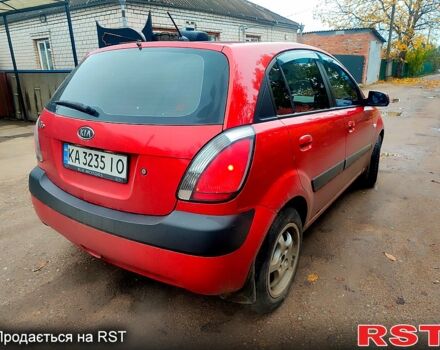 Красный Киа Рио, объемом двигателя 1.4 л и пробегом 218 тыс. км за 4200 $, фото 2 на Automoto.ua