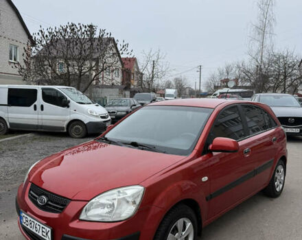 Красный Киа Рио, объемом двигателя 1.4 л и пробегом 288 тыс. км за 4700 $, фото 1 на Automoto.ua