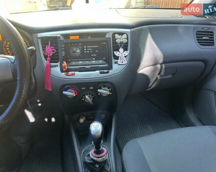 Красный Киа Рио, объемом двигателя 1.4 л и пробегом 230 тыс. км за 4300 $, фото 15 на Automoto.ua