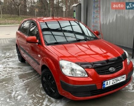 Красный Киа Рио, объемом двигателя 1.4 л и пробегом 127 тыс. км за 5300 $, фото 4 на Automoto.ua