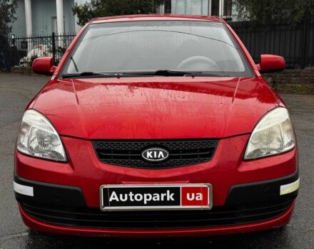 Красный Киа Рио, объемом двигателя 1.4 л и пробегом 189 тыс. км за 6490 $, фото 3 на Automoto.ua