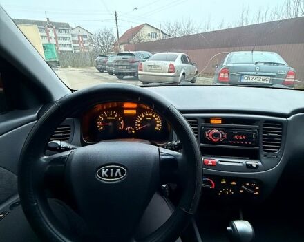 Красный Киа Рио, объемом двигателя 1.4 л и пробегом 288 тыс. км за 4700 $, фото 13 на Automoto.ua