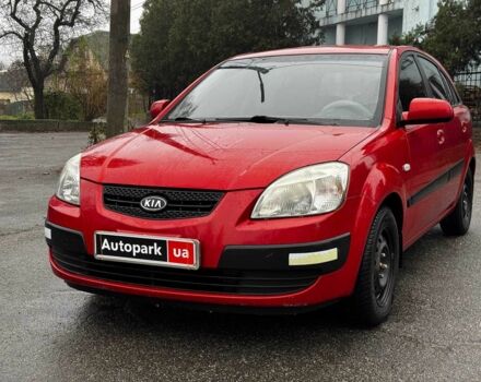 Красный Киа Рио, объемом двигателя 1.4 л и пробегом 189 тыс. км за 6490 $, фото 1 на Automoto.ua