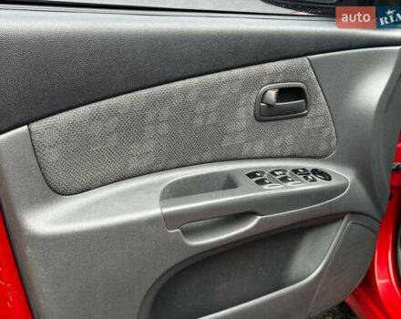 Красный Киа Рио, объемом двигателя 1.4 л и пробегом 189 тыс. км за 6490 $, фото 25 на Automoto.ua