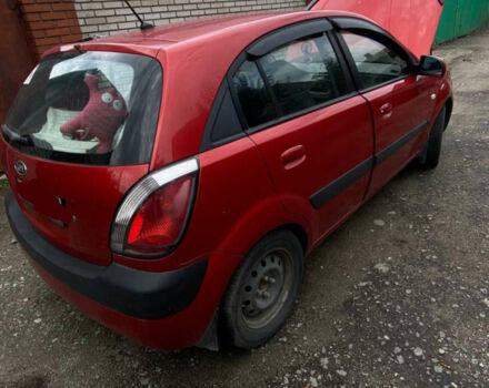 Красный Киа Рио, объемом двигателя 1.4 л и пробегом 173 тыс. км за 6800 $, фото 2 на Automoto.ua