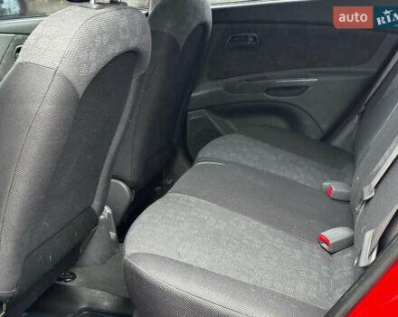 Красный Киа Рио, объемом двигателя 1.4 л и пробегом 189 тыс. км за 6490 $, фото 21 на Automoto.ua