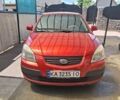 Красный Киа Рио, объемом двигателя 1.4 л и пробегом 200 тыс. км за 3800 $, фото 2 на Automoto.ua