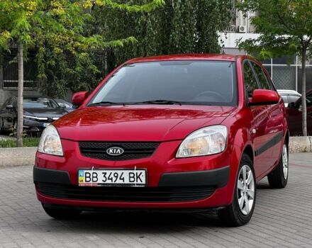Красный Киа Рио, объемом двигателя 14 л и пробегом 127 тыс. км за 5850 $, фото 2 на Automoto.ua