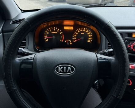 Красный Киа Рио, объемом двигателя 1.4 л и пробегом 288 тыс. км за 4700 $, фото 18 на Automoto.ua