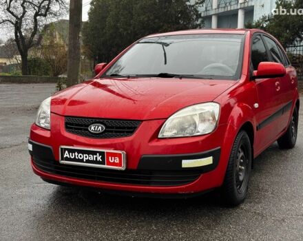 Красный Киа Рио, объемом двигателя 1.4 л и пробегом 189 тыс. км за 6490 $, фото 1 на Automoto.ua