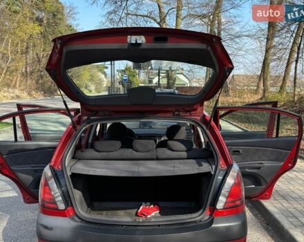 Красный Киа Рио, объемом двигателя 1.39 л и пробегом 122 тыс. км за 5900 $, фото 5 на Automoto.ua