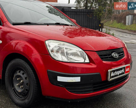 Красный Киа Рио, объемом двигателя 1.4 л и пробегом 189 тыс. км за 6490 $, фото 5 на Automoto.ua