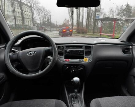 Красный Киа Рио, объемом двигателя 1.4 л и пробегом 189 тыс. км за 6490 $, фото 23 на Automoto.ua