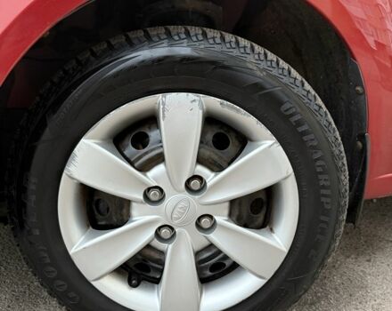 Красный Киа Рио, объемом двигателя 1.4 л и пробегом 288 тыс. км за 4700 $, фото 7 на Automoto.ua