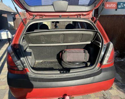 Красный Киа Рио, объемом двигателя 1.4 л и пробегом 230 тыс. км за 4300 $, фото 7 на Automoto.ua