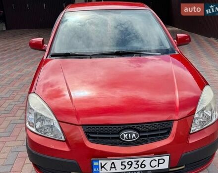 Красный Киа Рио, объемом двигателя 1.4 л и пробегом 193 тыс. км за 4700 $, фото 3 на Automoto.ua