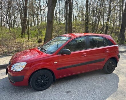Красный Киа Рио, объемом двигателя 1.4 л и пробегом 122 тыс. км за 6100 $, фото 1 на Automoto.ua
