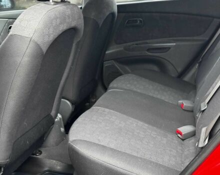 Красный Киа Рио, объемом двигателя 1.4 л и пробегом 189 тыс. км за 6490 $, фото 21 на Automoto.ua