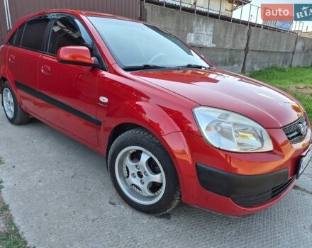 Красный Киа Рио, объемом двигателя 1.4 л и пробегом 241 тыс. км за 4500 $, фото 5 на Automoto.ua