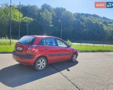 Червоний Кіа Ріо, об'ємом двигуна 1.4 л та пробігом 161 тис. км за 4200 $, фото 2 на Automoto.ua