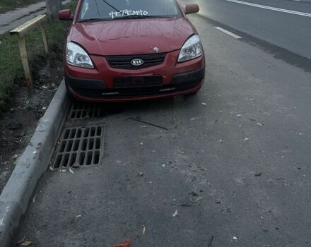 Червоний Кіа Ріо, об'ємом двигуна 1.4 л та пробігом 3 тис. км за 2600 $, фото 1 на Automoto.ua