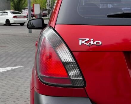 Красный Киа Рио, объемом двигателя 14 л и пробегом 127 тыс. км за 5850 $, фото 1 на Automoto.ua