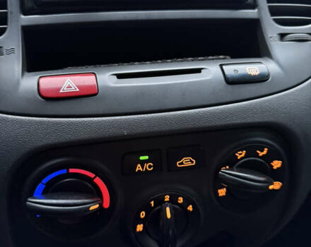 Красный Киа Рио, объемом двигателя 1.4 л и пробегом 288 тыс. км за 4700 $, фото 23 на Automoto.ua