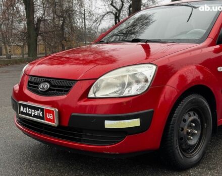 Красный Киа Рио, объемом двигателя 1.4 л и пробегом 189 тыс. км за 6490 $, фото 2 на Automoto.ua
