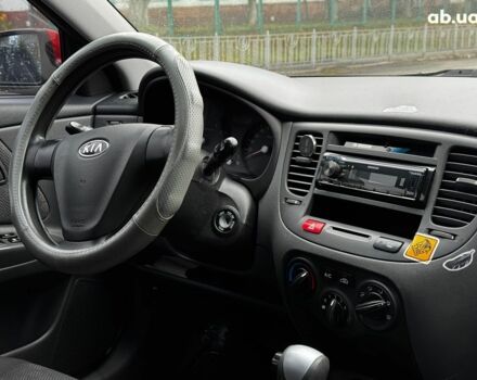 Красный Киа Рио, объемом двигателя 1.4 л и пробегом 189 тыс. км за 6490 $, фото 36 на Automoto.ua