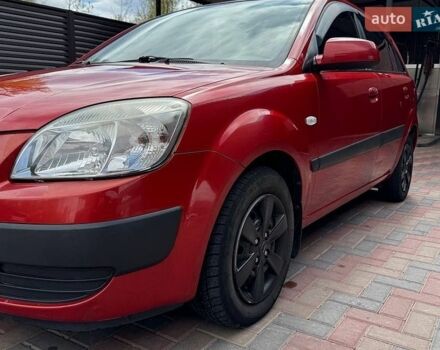 Красный Киа Рио, объемом двигателя 1.4 л и пробегом 193 тыс. км за 4700 $, фото 7 на Automoto.ua