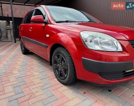 Красный Киа Рио, объемом двигателя 1.4 л и пробегом 193 тыс. км за 4700 $, фото 4 на Automoto.ua