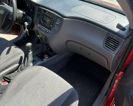 Красный Киа Рио, объемом двигателя 1.4 л и пробегом 205 тыс. км за 4499 $, фото 10 на Automoto.ua