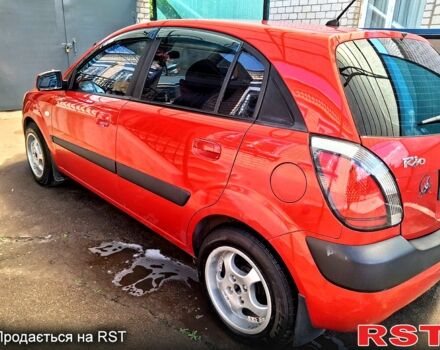 Красный Киа Рио, объемом двигателя 1.4 л и пробегом 180 тыс. км за 3800 $, фото 6 на Automoto.ua