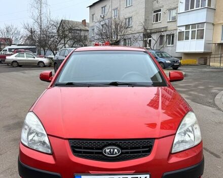Красный Киа Рио, объемом двигателя 1.4 л и пробегом 288 тыс. км за 4700 $, фото 1 на Automoto.ua