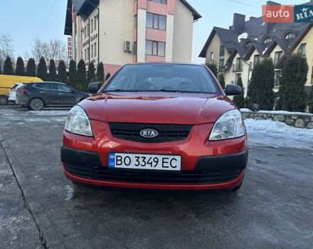 Красный Киа Рио, объемом двигателя 1.4 л и пробегом 213 тыс. км за 3800 $, фото 6 на Automoto.ua