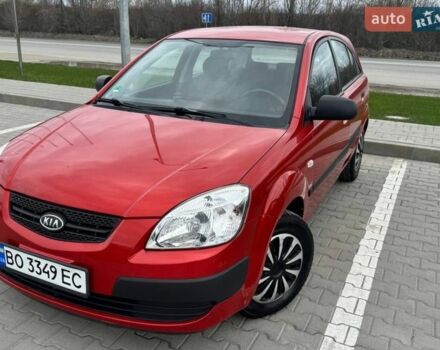 Червоний Кіа Ріо, об'ємом двигуна 1.4 л та пробігом 214 тис. км за 4500 $, фото 2 на Automoto.ua