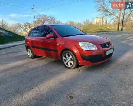 Червоний Кіа Ріо, об'ємом двигуна 1.4 л та пробігом 355 тис. км за 3300 $, фото 5 на Automoto.ua