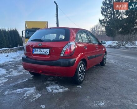 Червоний Кіа Ріо, об'ємом двигуна 1.4 л та пробігом 213 тис. км за 3450 $, фото 3 на Automoto.ua