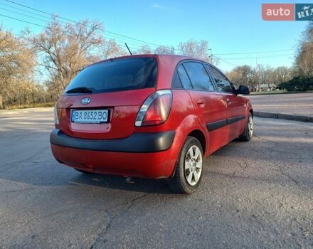 Червоний Кіа Ріо, об'ємом двигуна 1.4 л та пробігом 355 тис. км за 3300 $, фото 3 на Automoto.ua
