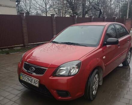 Красный Киа Рио, объемом двигателя 1.4 л и пробегом 120 тыс. км за 5000 $, фото 1 на Automoto.ua