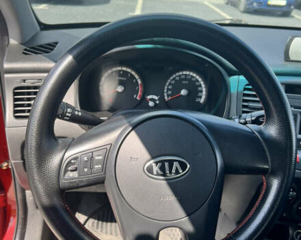 Красный Киа Рио, объемом двигателя 1.4 л и пробегом 121 тыс. км за 5800 $, фото 9 на Automoto.ua