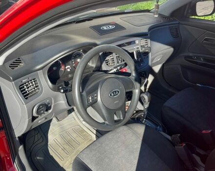 Красный Киа Рио, объемом двигателя 1.4 л и пробегом 144 тыс. км за 7200 $, фото 13 на Automoto.ua