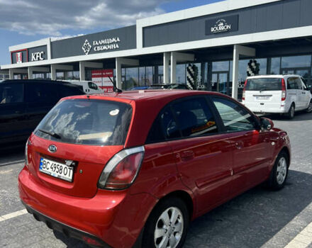Красный Киа Рио, объемом двигателя 1.4 л и пробегом 121 тыс. км за 5800 $, фото 3 на Automoto.ua