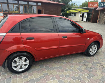 Красный Киа Рио, объемом двигателя 1.4 л и пробегом 119 тыс. км за 5777 $, фото 4 на Automoto.ua